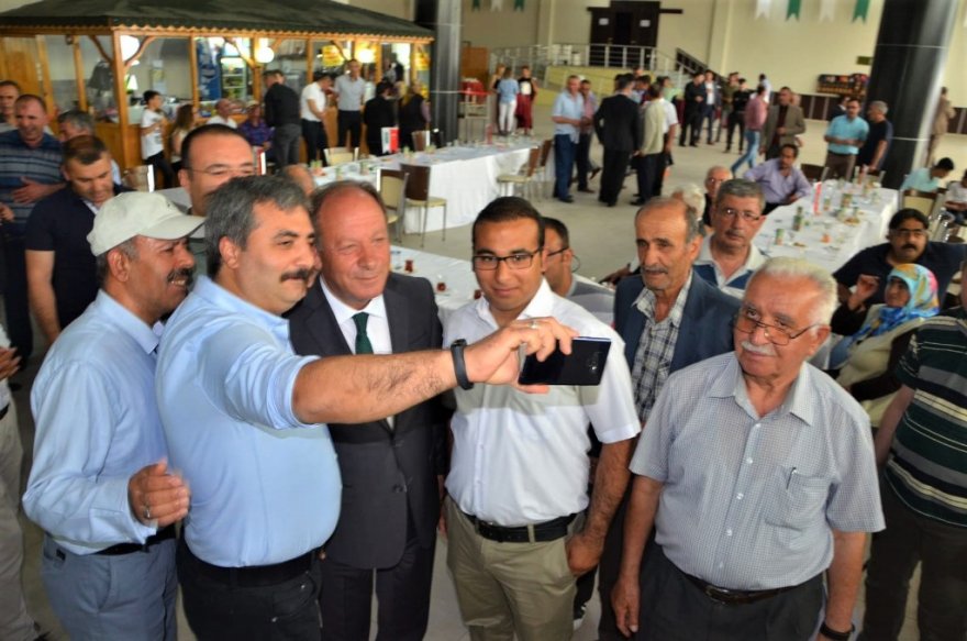 06.06.2019-baskan-oprukcu-bayram’da-da-hemsehrileriyle-9.jpg