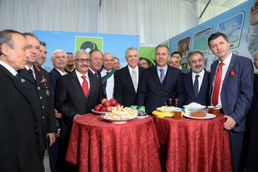 13.12.2019-baskan-oprukcu’ya-istanbul’da-hemserilerinden-sevgi-seli-3.jpg