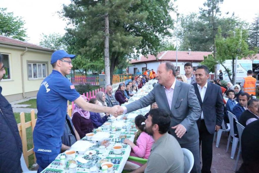 18.05.2019-baskan-oprukcu-ozel-bireyler-ve-aileleri-ile-iftarda-bulustu-1.jpg