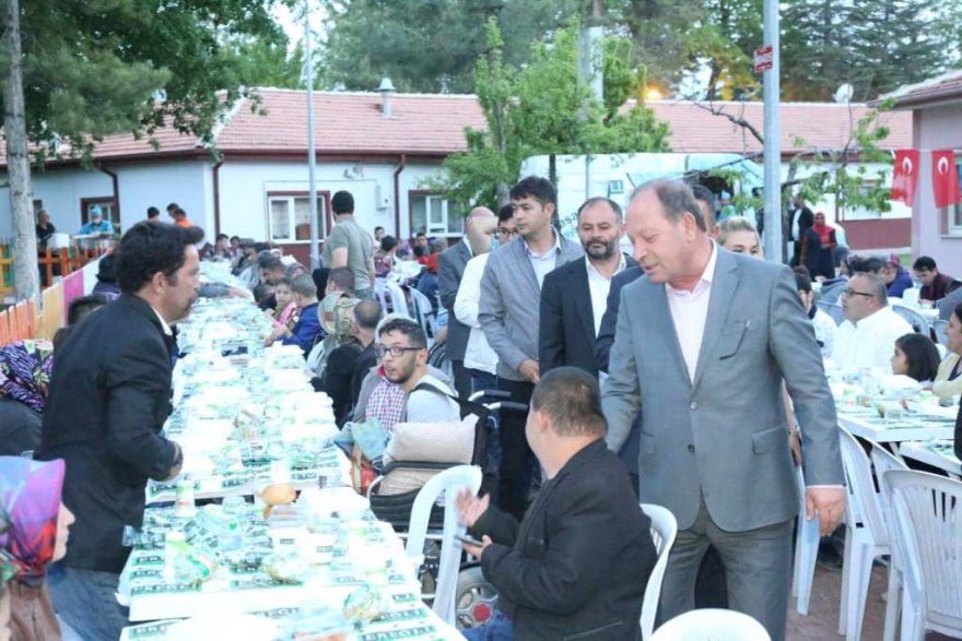 18.05.2019-baskan-oprukcu-ozel-bireyler-ve-aileleri-ile-iftarda-bulustu-2.jpg