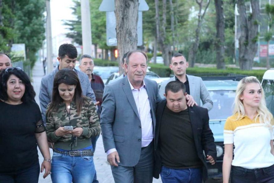 18.05.2019-baskan-oprukcu-ozel-bireyler-ve-aileleri-ile-iftarda-bulustu-3.jpg