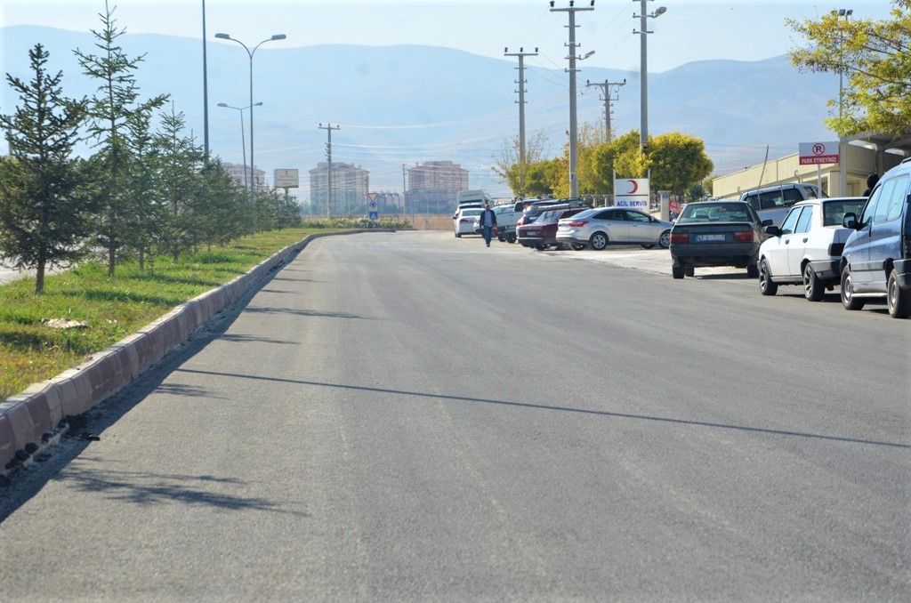 23.10.2019-eregli-belediyesi’nden-hastane-yolu’na-sicak-asfalt-1.jpg