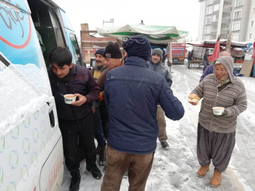 27.12.2018-pazar-esnafina-corba-ikrami-1.jpg