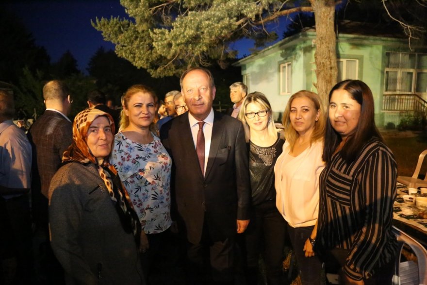 29.05.2019-baskan-oprukcu-iftarda-yol-arkadaslarini-agirladi-10.jpg