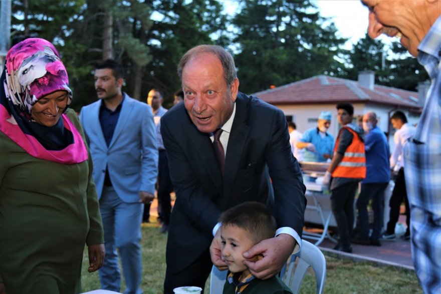 29.05.2019-baskan-oprukcu-iftarda-yol-arkadaslarini-agirladi-6.jpg