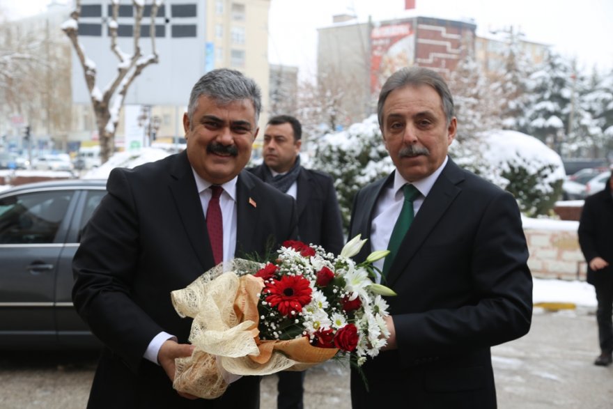 31.12.2018-vali-topraktan-belediyeye-ziyaret-2.jpg