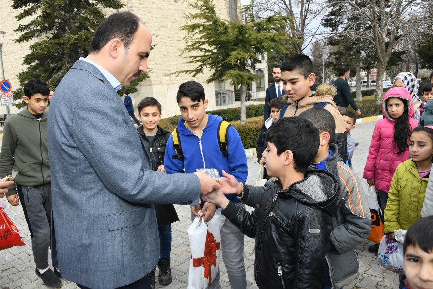 baskan-altay-sivlilik-gelenegini-yasatan-konyalilara-tesekkur-etti.jpg