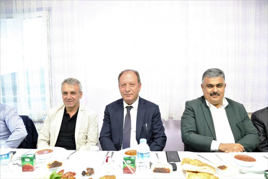 baskan-oprukcu-huzurevi’nde-iftar-yemegine-katildi-1.jpg