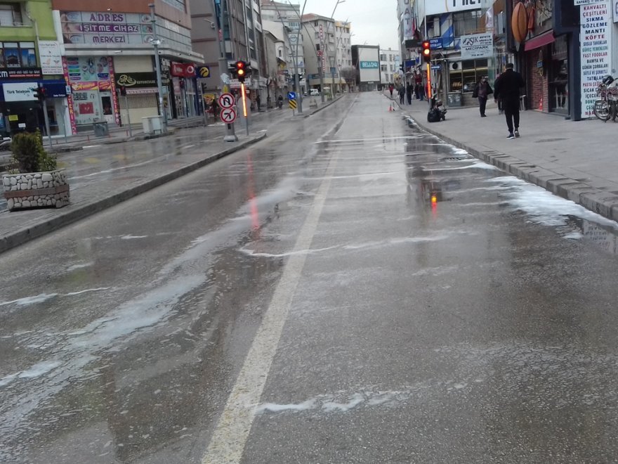 eregli-belediyesi-tarafindan-cadde-ve-sokaklar-dezenfekte-ediliyor-001.jpg