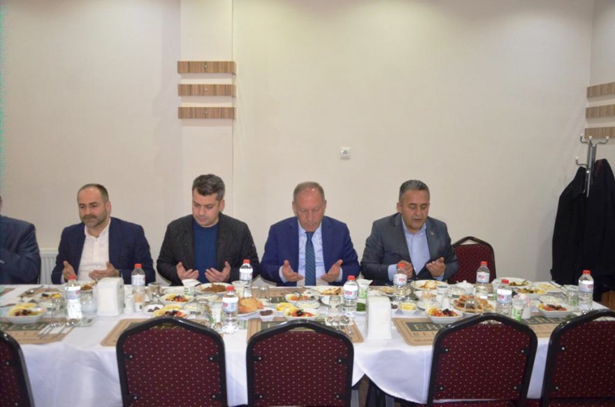 eregli-protokolu-belediye-iftarinda-bulustu-002.jpg