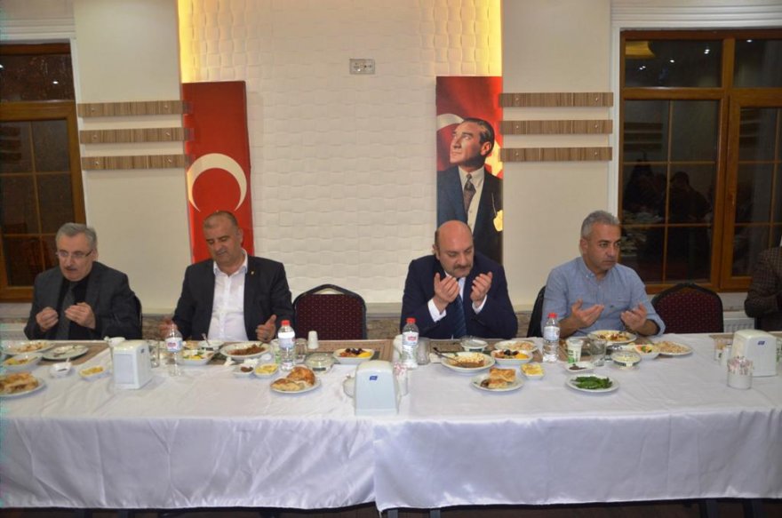 eregli-protokolu-belediye-iftarinda-bulustu-003.jpg