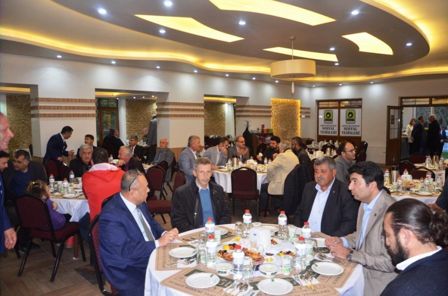 eregli-protokolu-belediye-iftarinda-bulustu-010.jpg