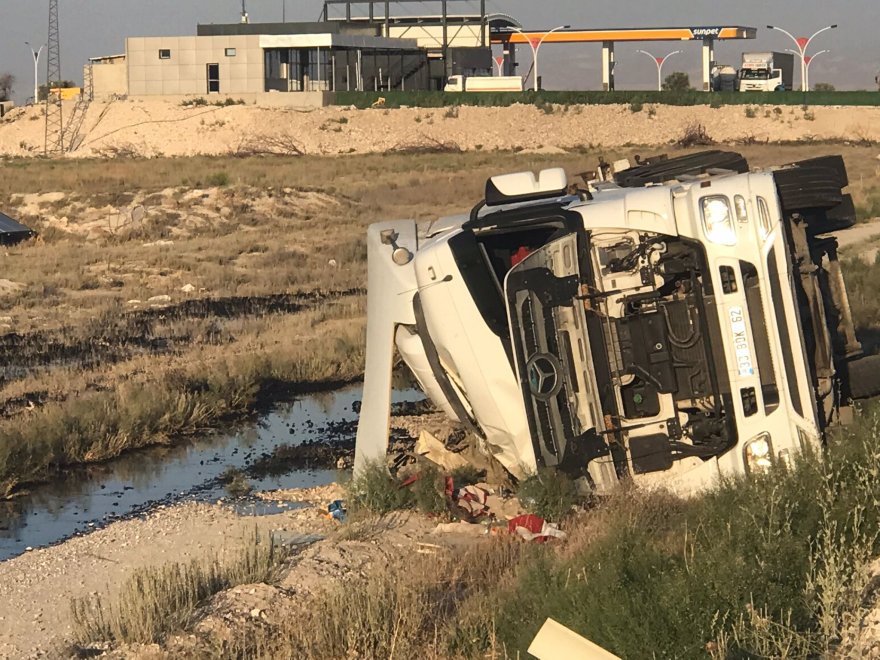 eregli-yolunda-akaryakit-yuklu-tanker-devrildi.jpg