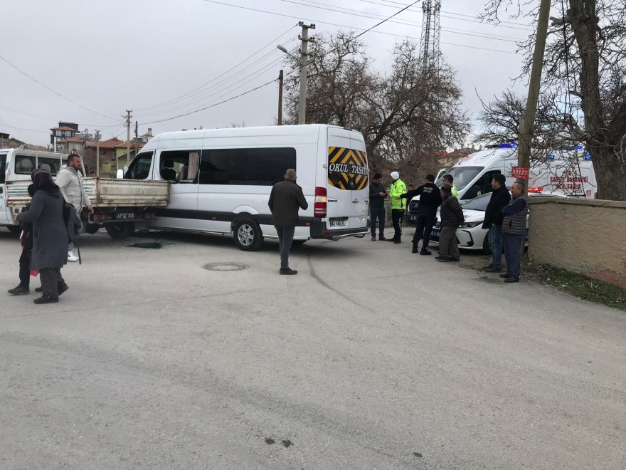 ereglide-korkutan-kaza-okul-servisi-ile-belediye-araci-carpisti-001.jpeg