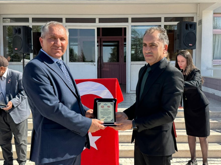 ereglide-unutulmayan-kahramanlar-kutuphanesi-008.jpg