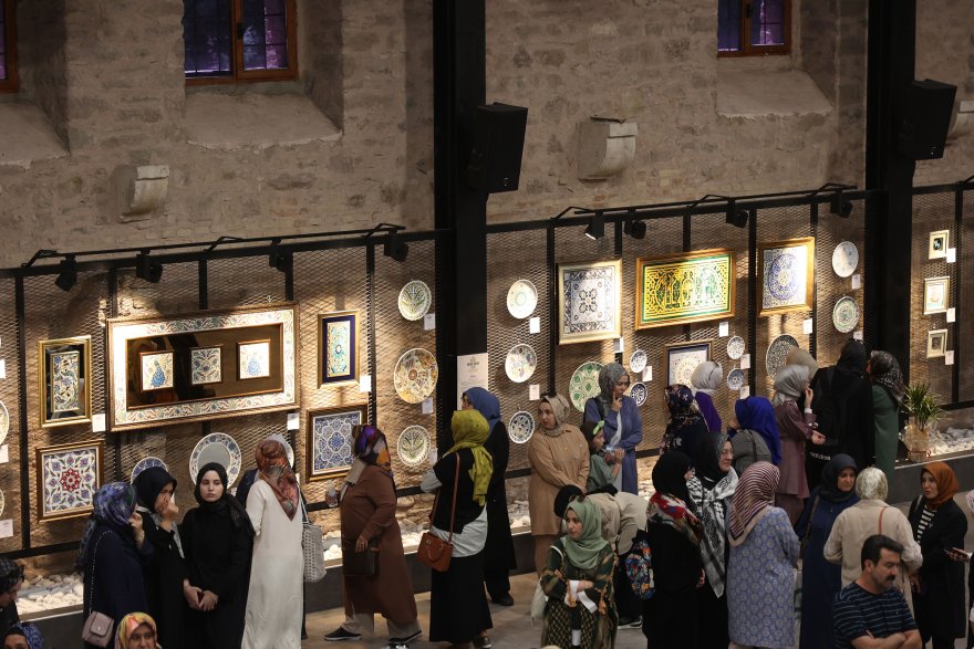 komekin-sanatla-yazilan-miras-geleneksel-turk-islam-sanatlari-sergisi-acildi-002.jpg