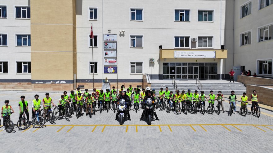konya-buyuksehir-guvenli-okul-yollari-projesiyle-turkiyeye-ornek-oluyor-002.jpg