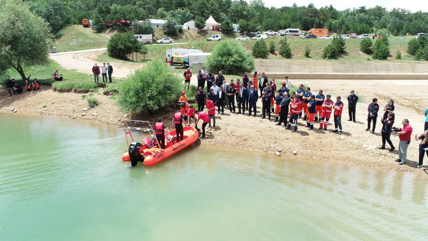 konya-buyuksehir-itfaiyesinden-nefes-kesen-deprem-tatbikati-007.jpg