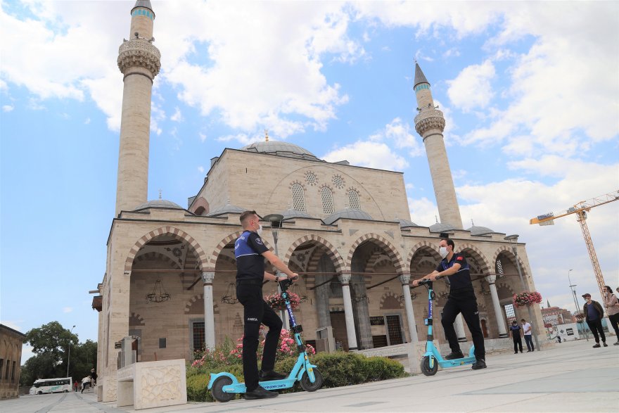 konya-buyuksehir-zabitasi-elektrikli-scooter-ile-hizmet-veriyor-002.jpg