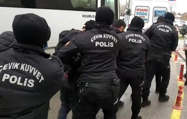 konya-da-11-adrese-uyusturucu-operasyonu-6-2-14604716-o.jpg