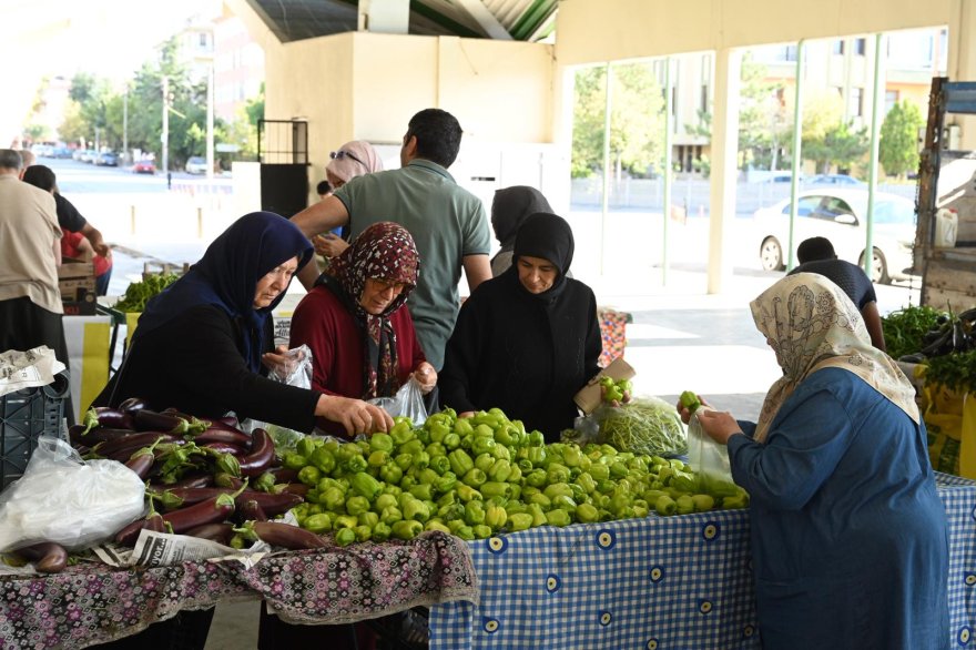 konyalilar-yerli-urun-pazari-ile-taze-urunlere-ulasiyor.jpg