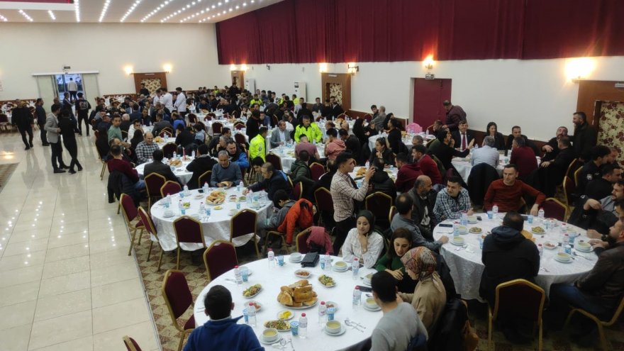 polis-haftasinda-emniyet-mensuplari-ve-protokol-iftarda-bulustu-001.jpg