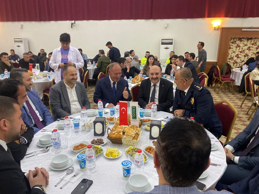 polis-haftasinda-emniyet-mensuplari-ve-protokol-iftarda-bulustu-004.jpeg