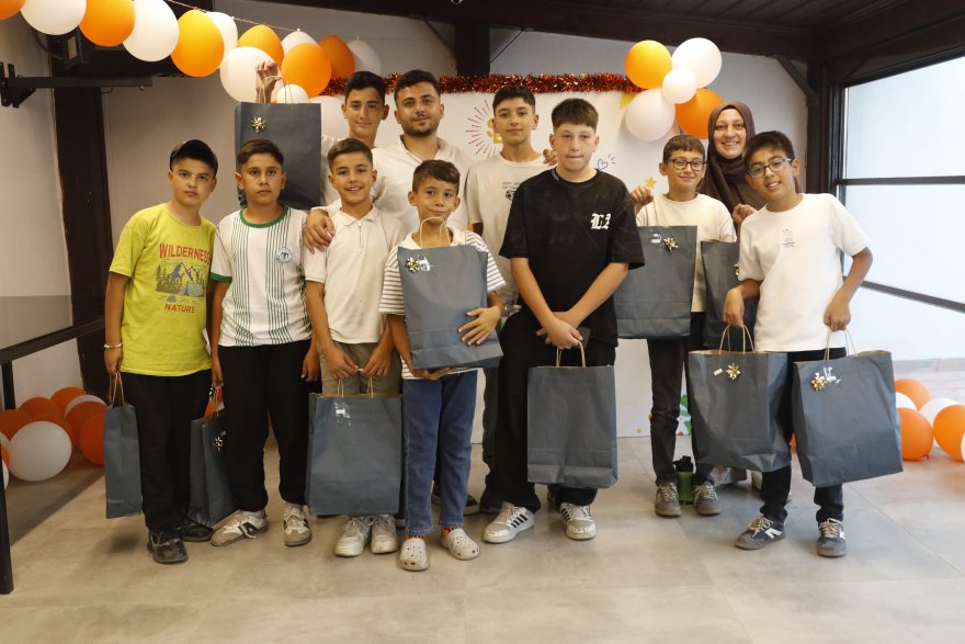 sen-degerlisin-derneginden-yetim-ve-muhtac-cocuklar-icin-unutulmaz-yaz-kursu-006.jpg