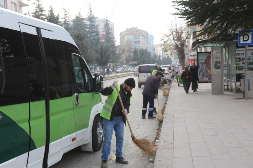 temizlik-isleri-mudurlugu-sehrin-dort-bir-tarafinda-temizlik-calismalari-gerceklestiriyor-001.jpg