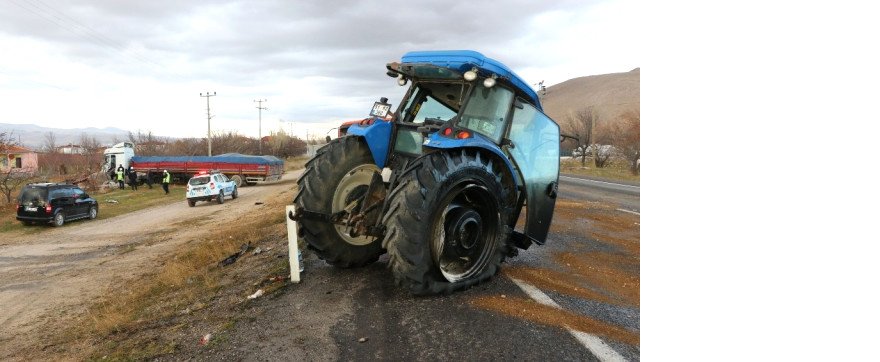 tirla-carpisan-traktor-ikiye-ayrildi-11524023_o.jpg