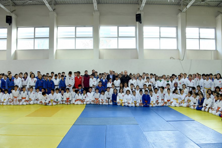 ugur-ibrahim-altay-judo-ogrencilerini-ziyaret-etti.jpg