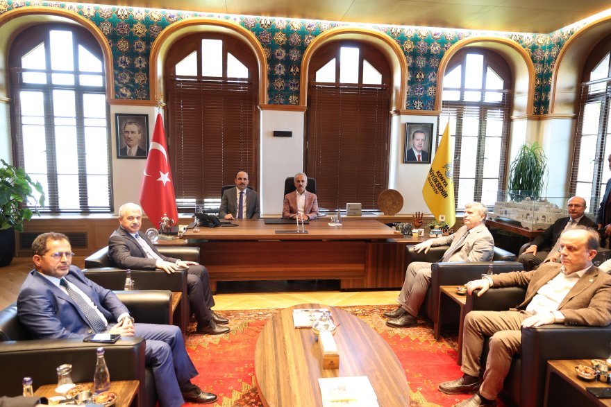 ulastirma-ve-altyapi-bakani-uraloglu-baskan-altayi-ziyaret-etti.jpg