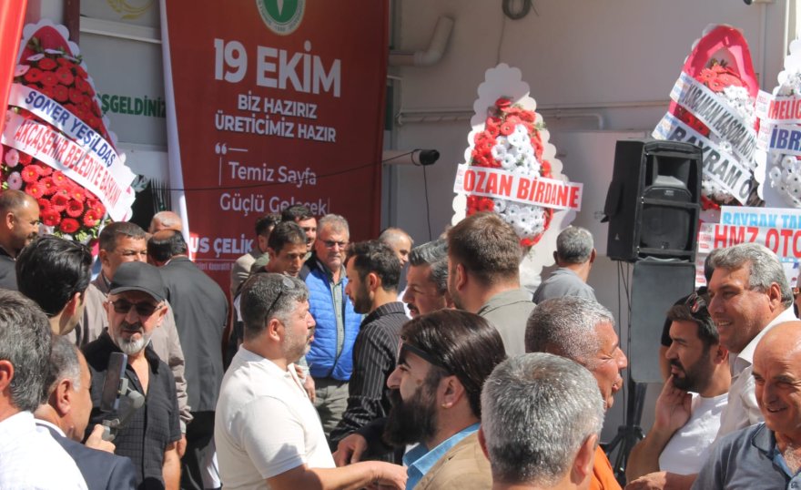 yunus-celik-secim-burosu-acilisi-miting-havasinda-gerceklesti-013.jpg